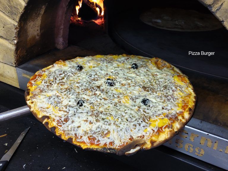 pizzaburger 1 768x577